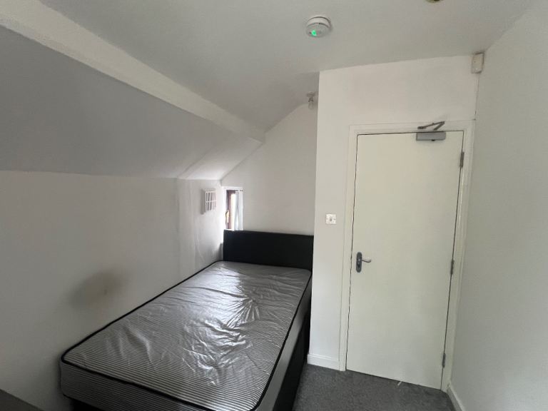 4 bedroom share house available in Quinton B32!