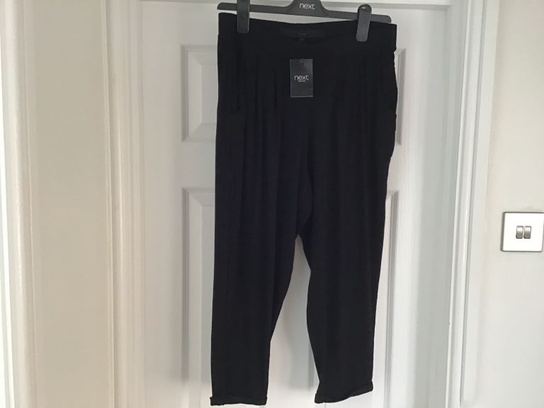 New Next three quarter length trousers size 12
