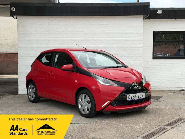 2014 Toyota AYGO 1.0 VVT-i X-Play 5dr x-shift HATCHBACK PETROL Automatic