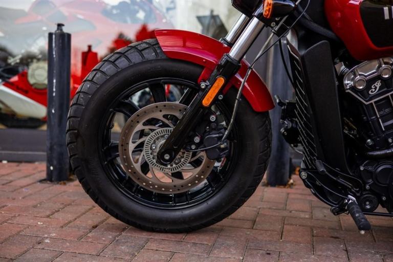 Indian Scout BOBBER ! LOW MILES ! EXTRAS ! STUNNING