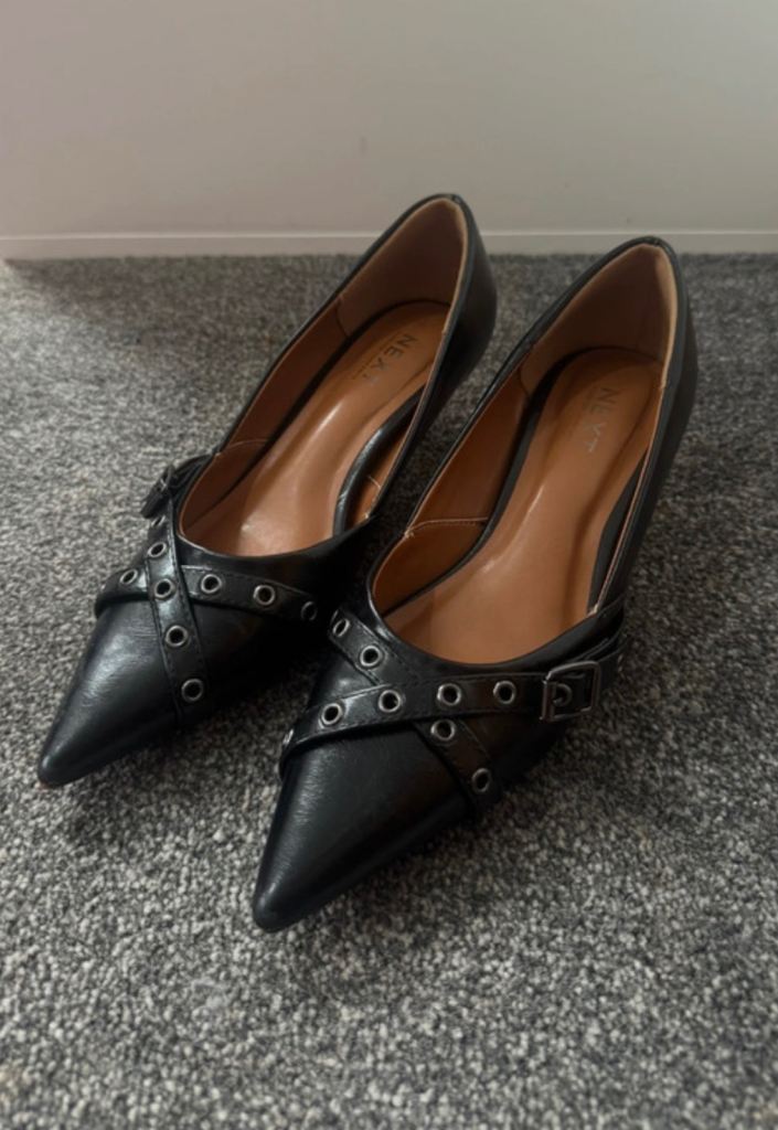 Black kitten heels