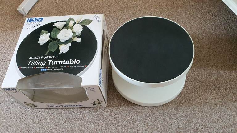 Tilting Turntable for Cake Decoration