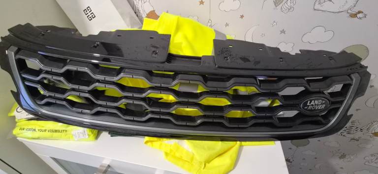  Genuine Range rover evoque front grill 