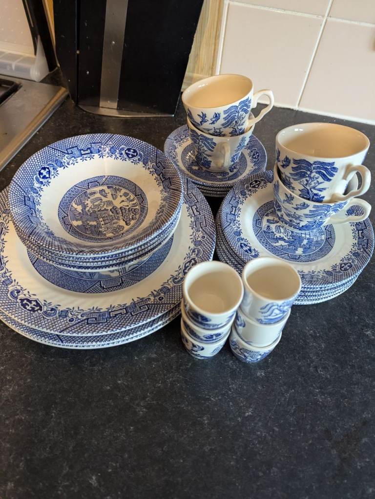 Vintage willow pattern dinner set 