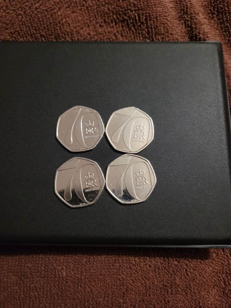 Queen Elizabeth 70th coin