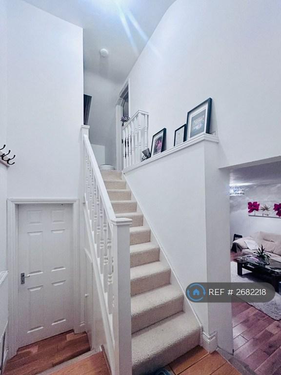 2 bedroom house in Station Road, Amersham, HP7 (2 bed) (#2682218)