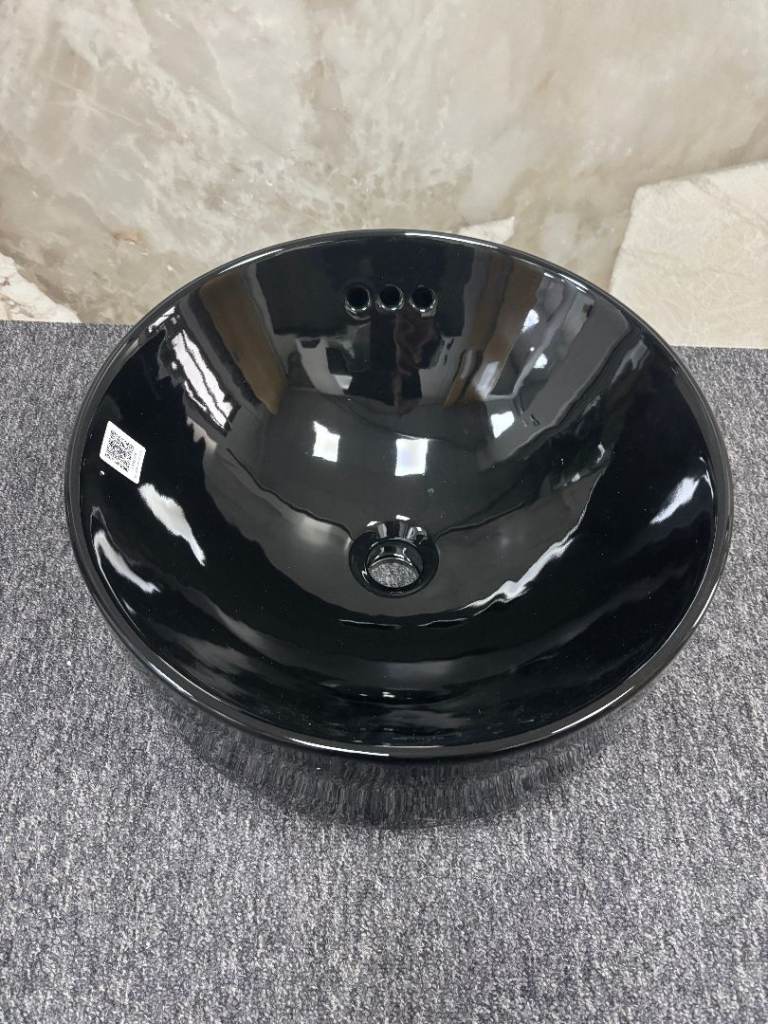 Ex-display Kohler round sit-on basin – 42 x 42 cm, finished in black.