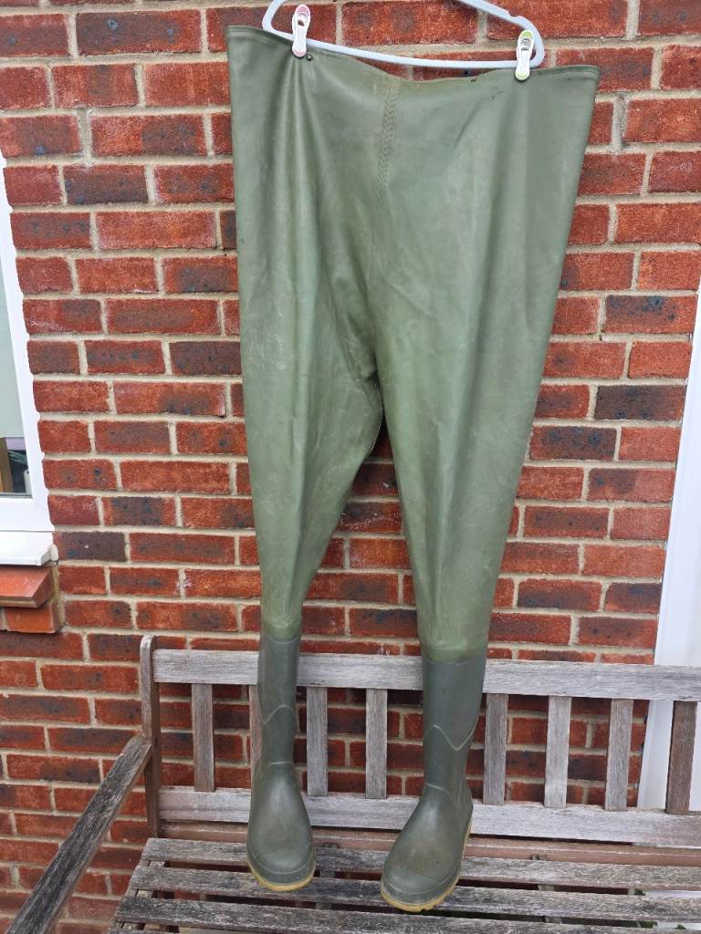waterproof waders fishing, gardening, or agriculture. UK Size 8