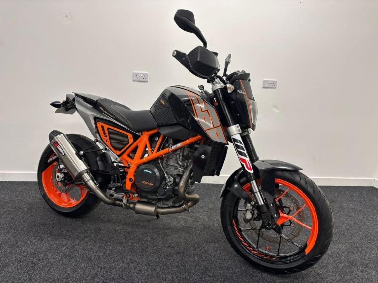 KTM 690 DUKE ** SCORPION EXHAUST - TAIL TIDY - SEAT COWL **