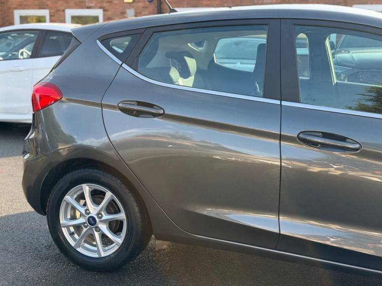 2018 Ford Fiesta 1.0T EcoBoost Zetec Hatchback 5dr Petrol Manual Euro 6 (s/s) (100 ps) Hatchback ...