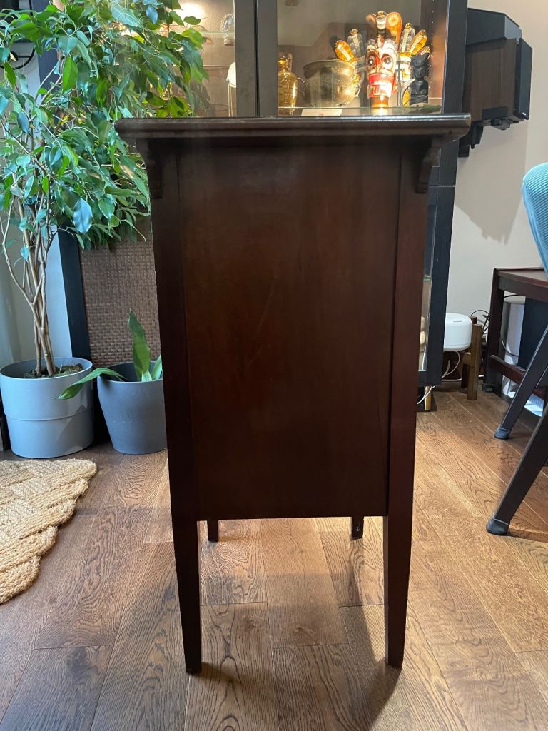 Edwardian Pair Of Mahogany Bedside Tables