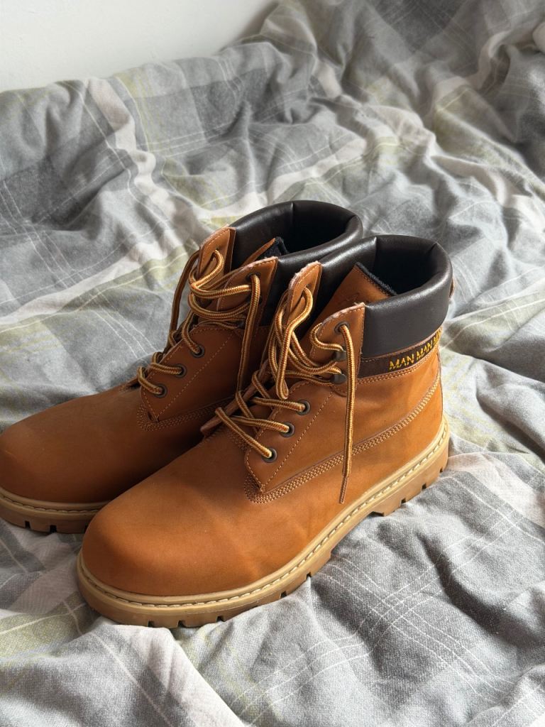 MAN Work Boots Brown – Durable Lace-Up Safety Style