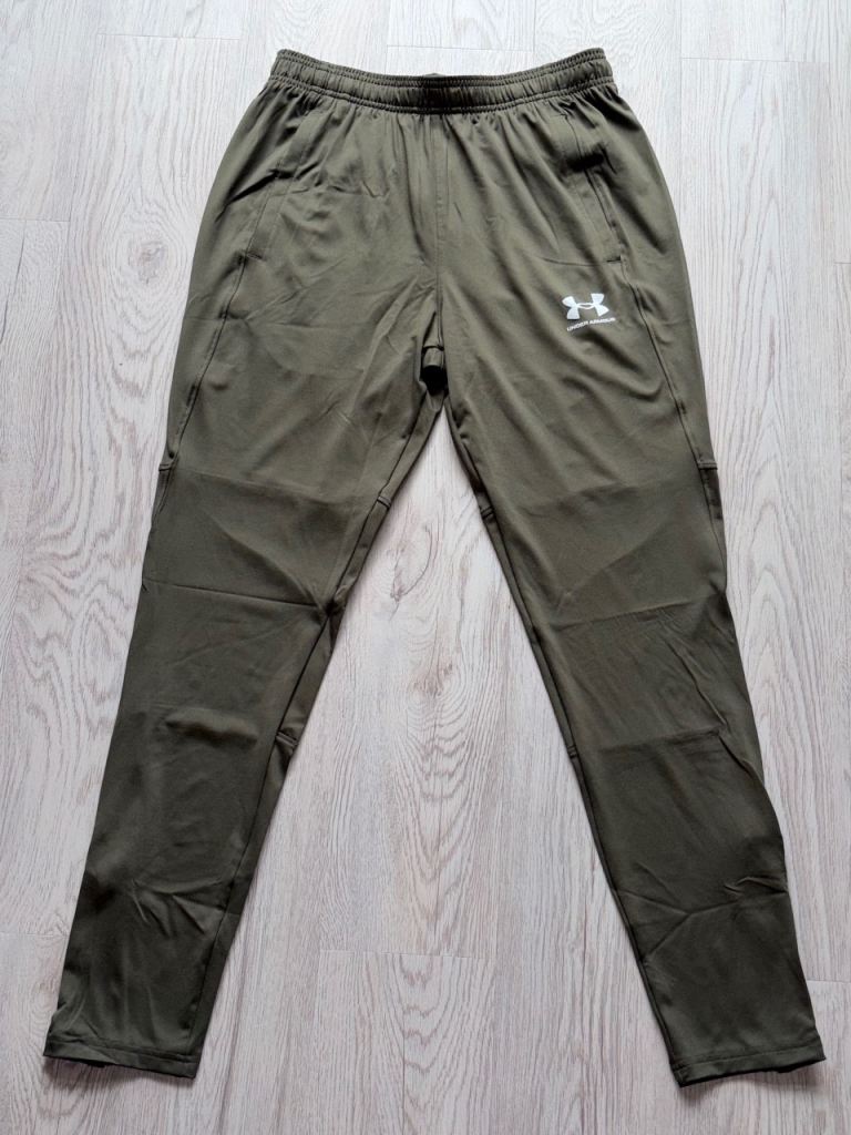 Under Armour Men’s Fitted Track Pants Joggers – Size M – Khaki/Olive – New With Tags