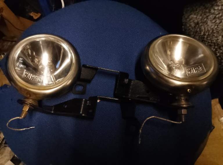 PAIR OF R56 SPOTLAMPS WITH BRACKETS WORKING
