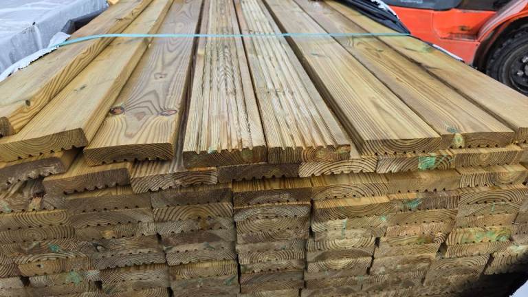 💥 Decking Boards 125mm X 30mm Pressure Treated Green