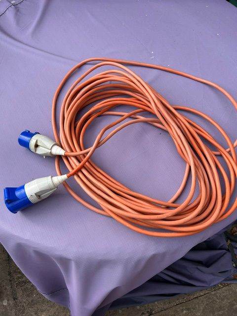 Caravan Electric hook up cable