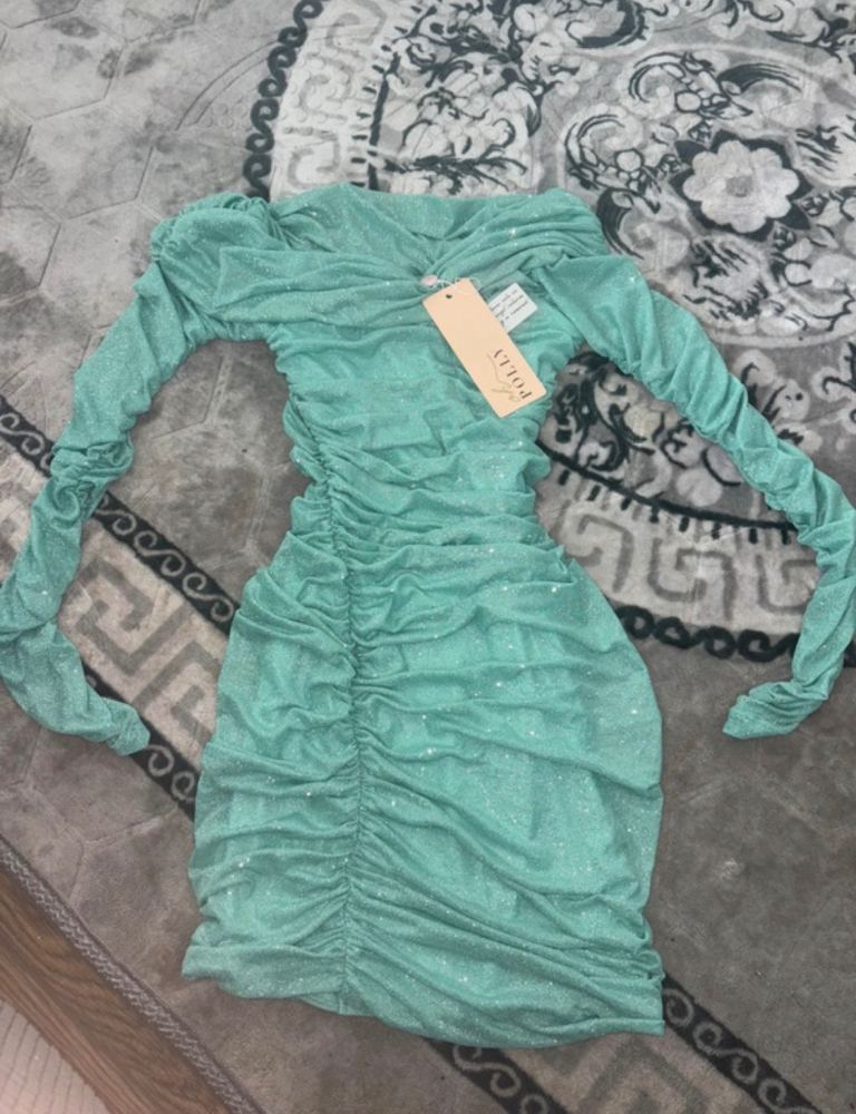 Woman’s brand new size 8 oh Polly dress 