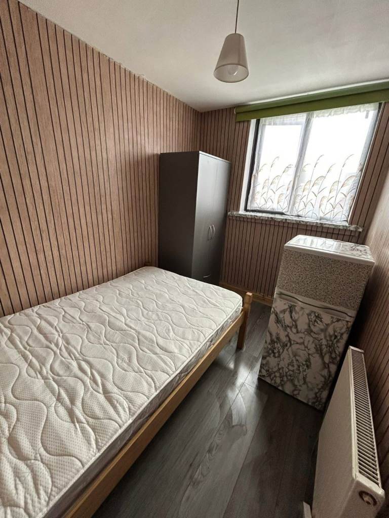 Spacious & Cosy Double Room For Rent AT WS3 1PQ