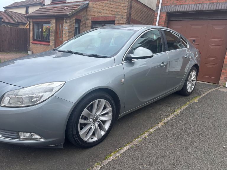 2012 insignia sri £800