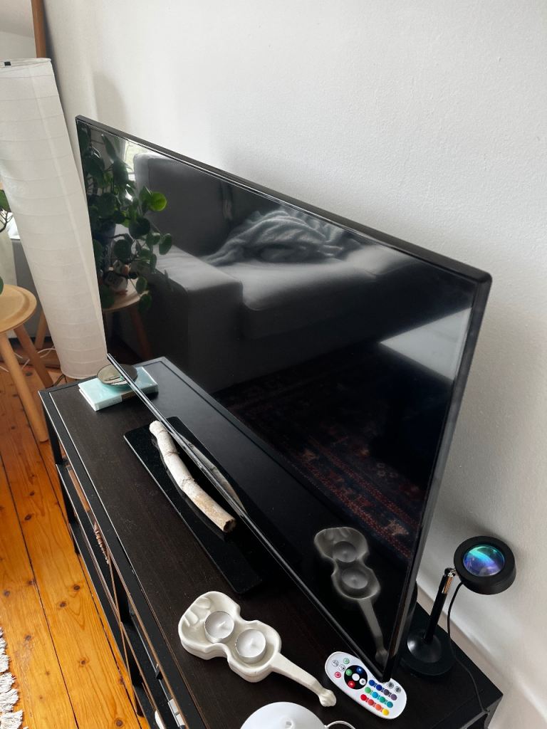 Bush 40 Inch Smart Full HD HDR10 LED TiVo Freeview