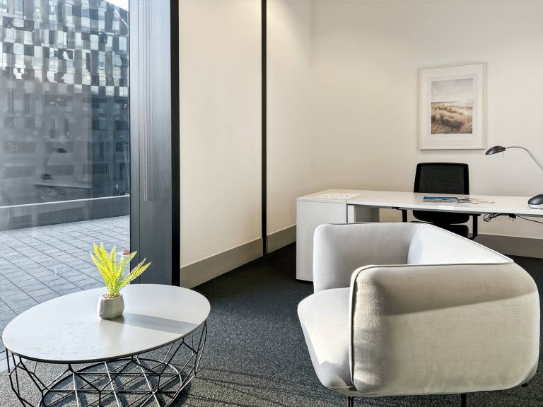 Liverpool - L3 1BP \ Small Office Space for 1 Person