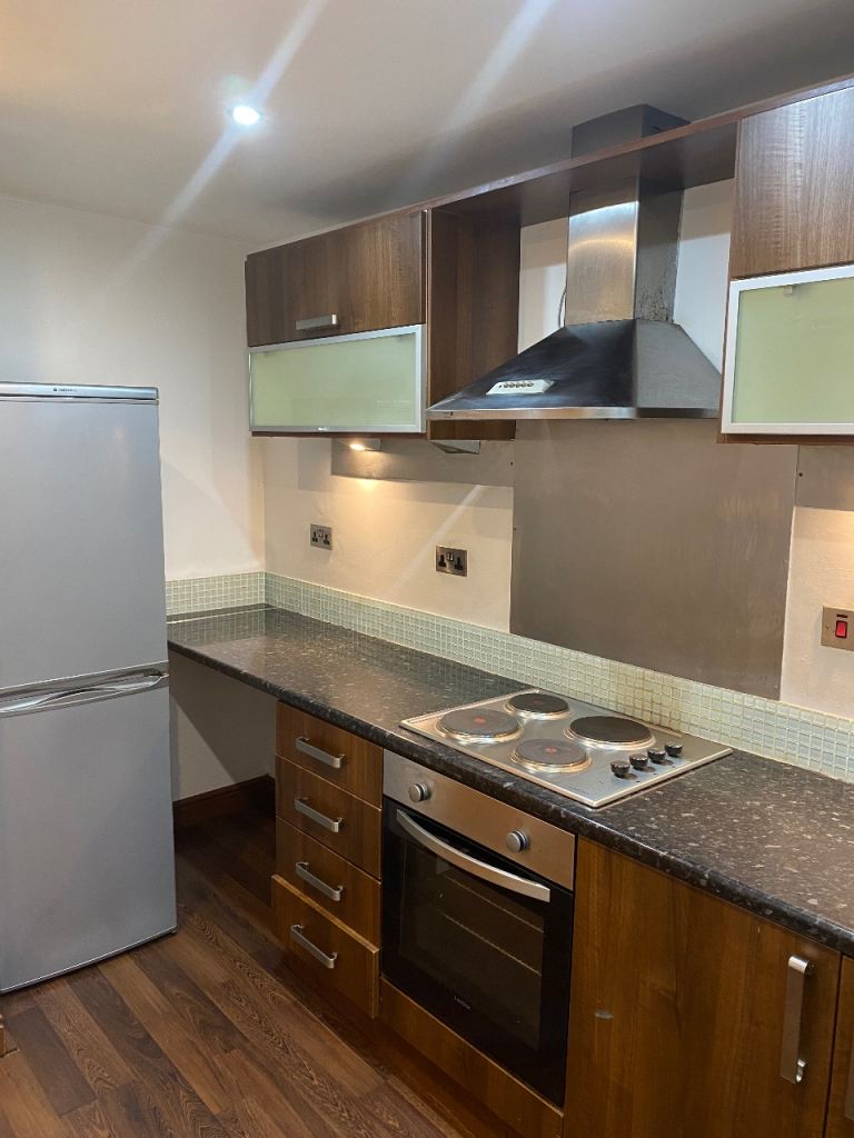 1 BED LUXURY APARTMENT NEXT TO DEWSBURY HOSPITAL **WITH PARKING**