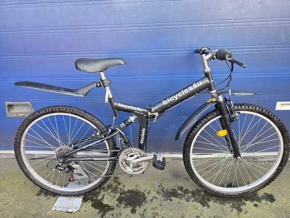Folding mountain bike BICYCLES4U Wheels 26" Frame 17" VGC!