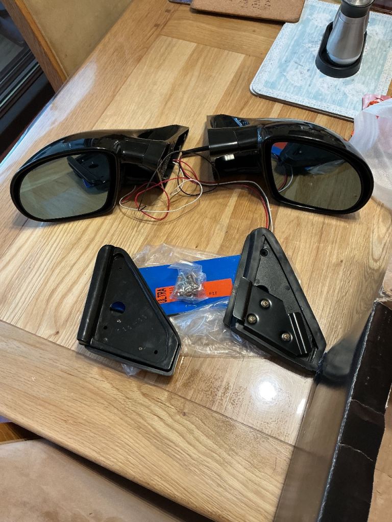 Car exterior universal fitting mirrors 