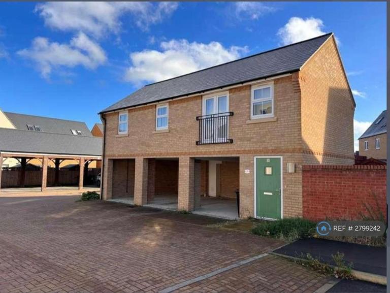2 bedroom house in White Star Court, Brooklands, Milton Keynes, MK10 (2 bed) (#2799242)