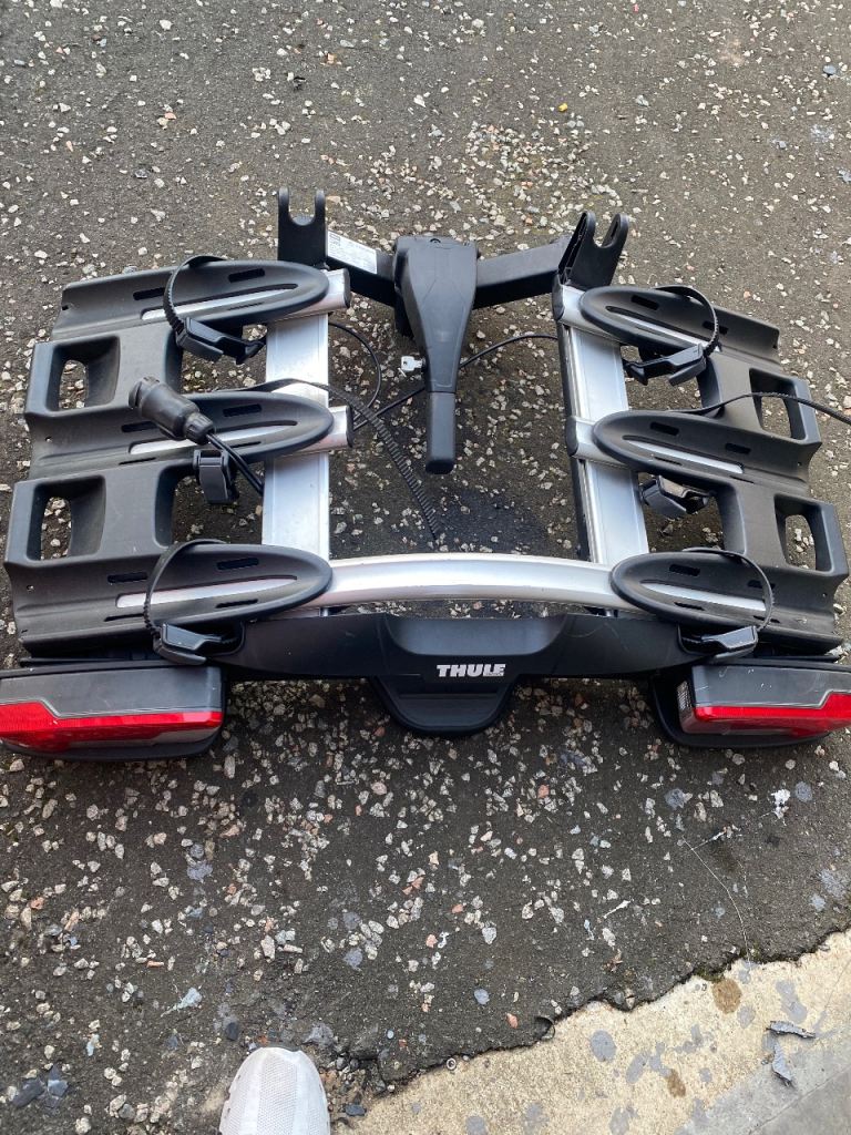 Thule bike rack for 3 bikes on tow bar 