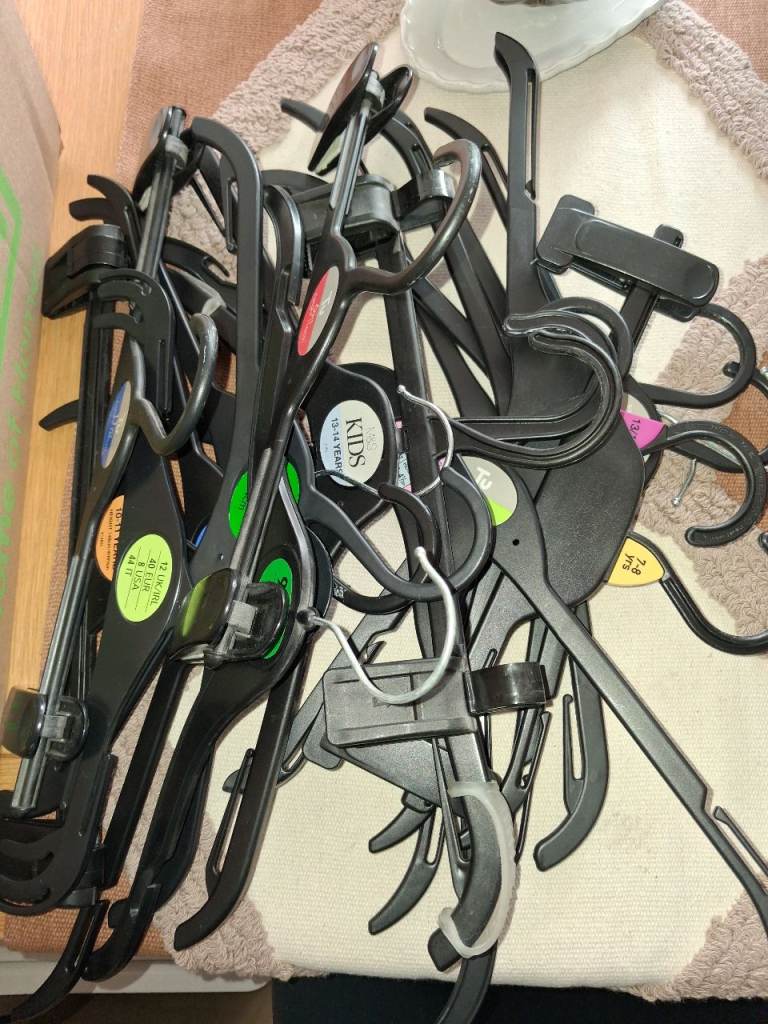 FREE 16 children's plastic coat hangers 6-14 years