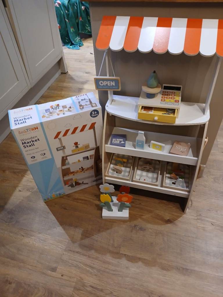 Little Town Market Stall (Aldi)