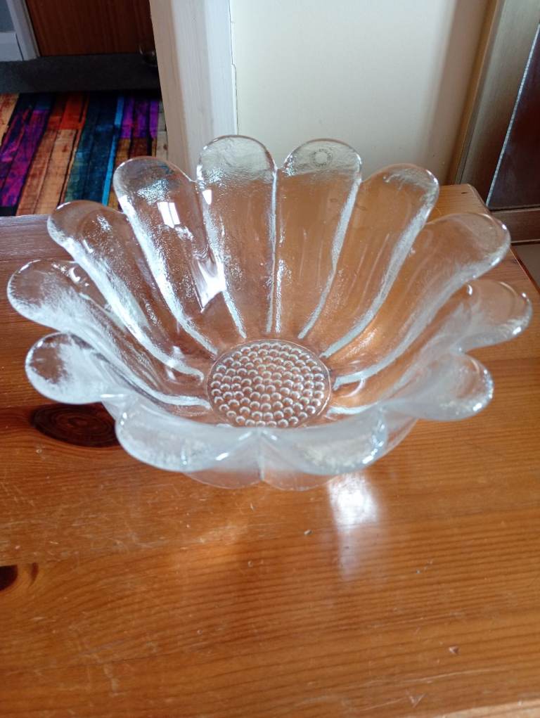 Heavy round Darlington glass bowl
