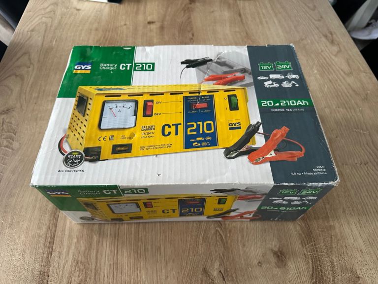 GYS CT 210 Battery Charger - 12V/24V, As Good As New