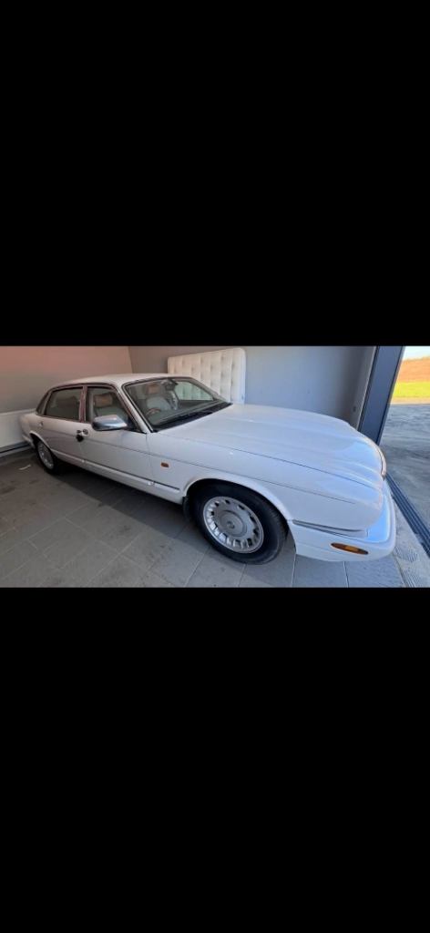 Jaguar, V8 XJ SERIES, Saloon, 2001, Other, 3996 (cc), 4 doors