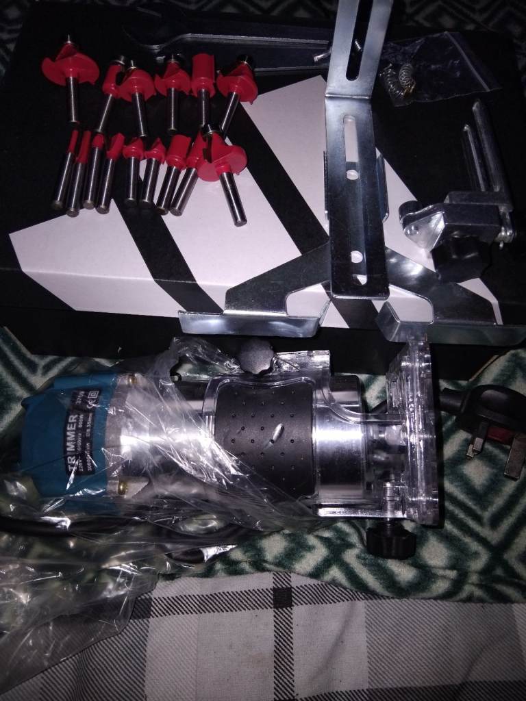 Electric palm router tool