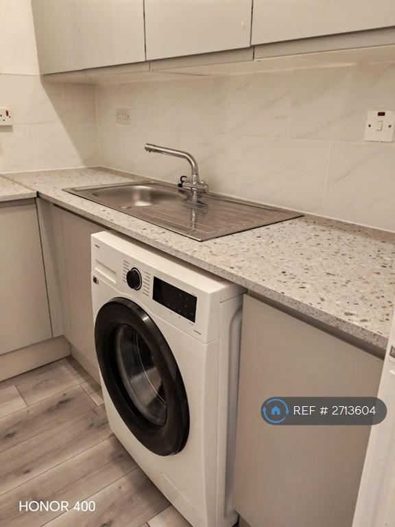 1 bedroom flat in Didsbury, Manchester, M20 (1 bed) (#2713604)