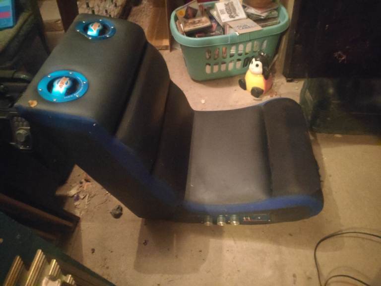 Gaming chair 