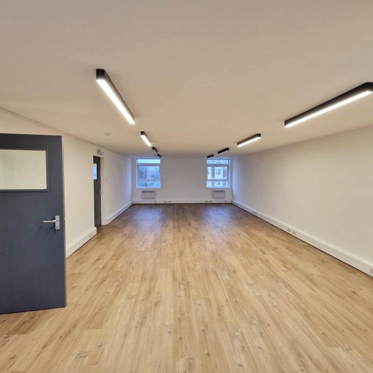 Large office to rent in Hove BN3