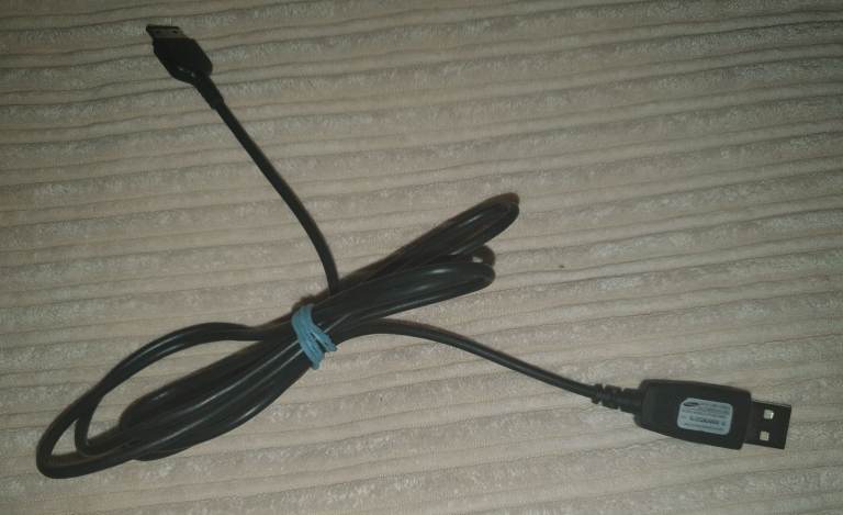 SAMSUNG Data Link Cable Model: APCBS10BBE S/N: SJ2Q929SS G 