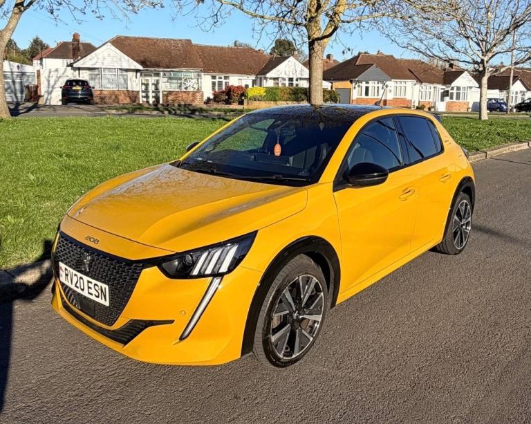 Peugeot 208 GT line pure tech 1.2 euro 6(s/s) petrol EAT Automatic 