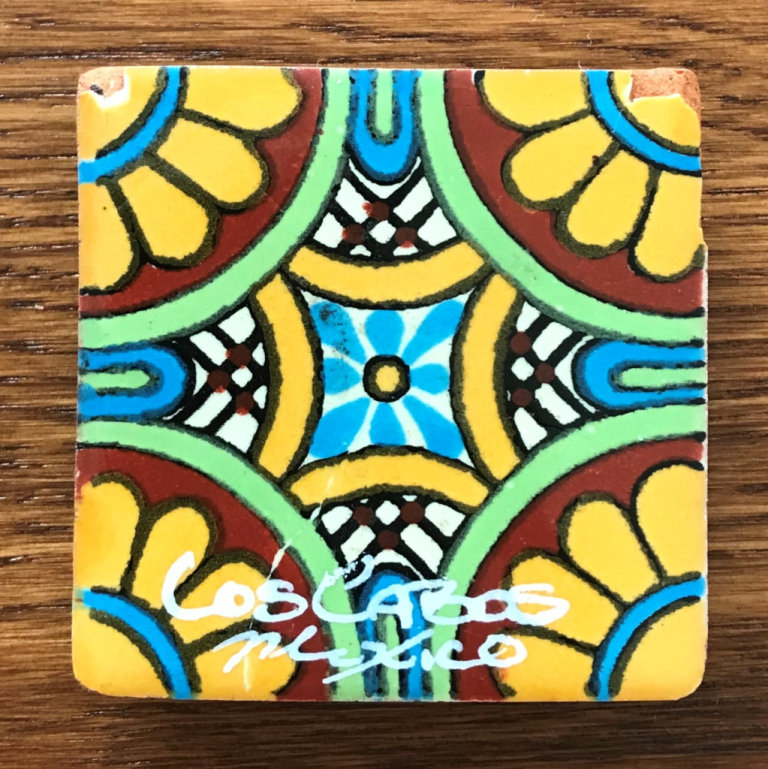 Los Cabos, Mexico souvenir tile magnet, chipped. Can post.
