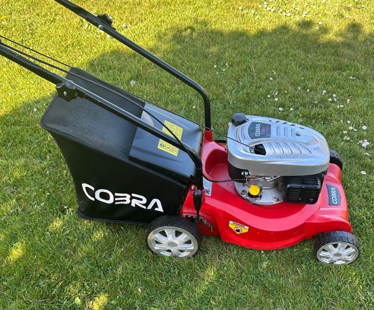 As Good As New 16”Cobra petrol lawnmower maintenance free poly deck mower won’t rust starts 1st pull