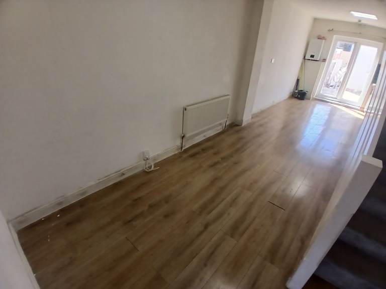 Spacious Double Room With ALL BILLS INCLUDED  near Tooting Station in Mitcham