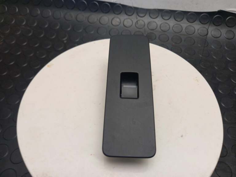 Landrover Discovery Sport Electric Window Switch 2014-2020 5 Door Estate