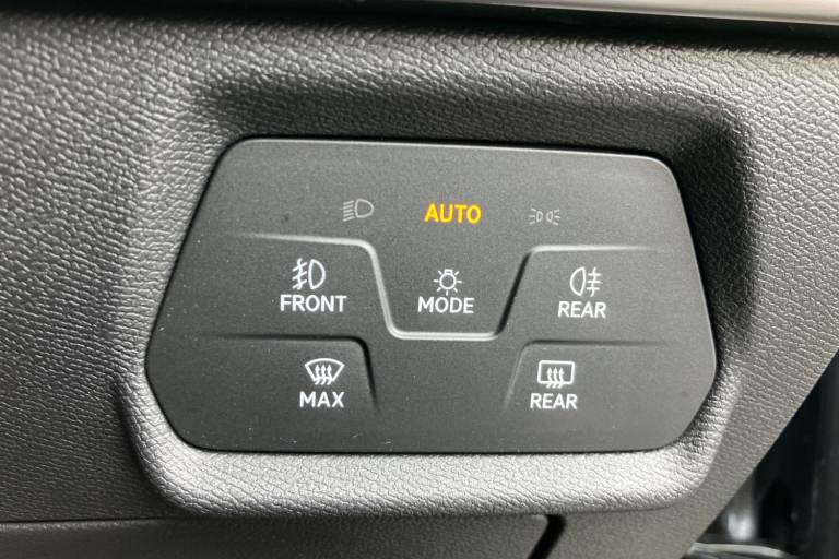 2021 SEAT Leon 1.5 eTSI 150 FR 5dr DSG Estate PETROL Automatic