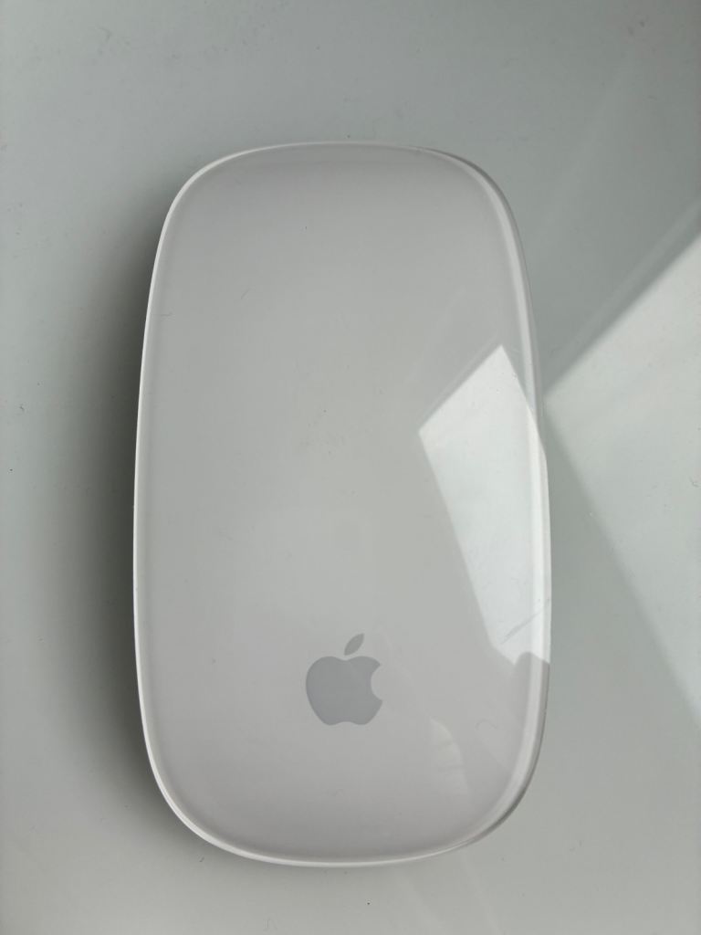 Apple Magic Mouse (1st Generation, A1296) – Wireless Bluetooth Mouse