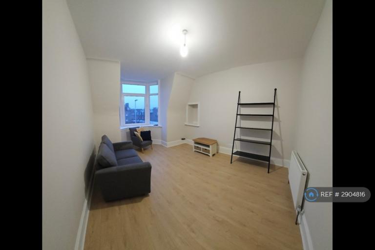 1 bedroom flat in Maberly Street, Aberdeen, AB25 (1 bed) (#2904816)