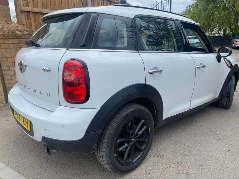 Mini, COUNTRYMAN, Hatchback, 2015, Manual, 1598 (cc), 5 doors
