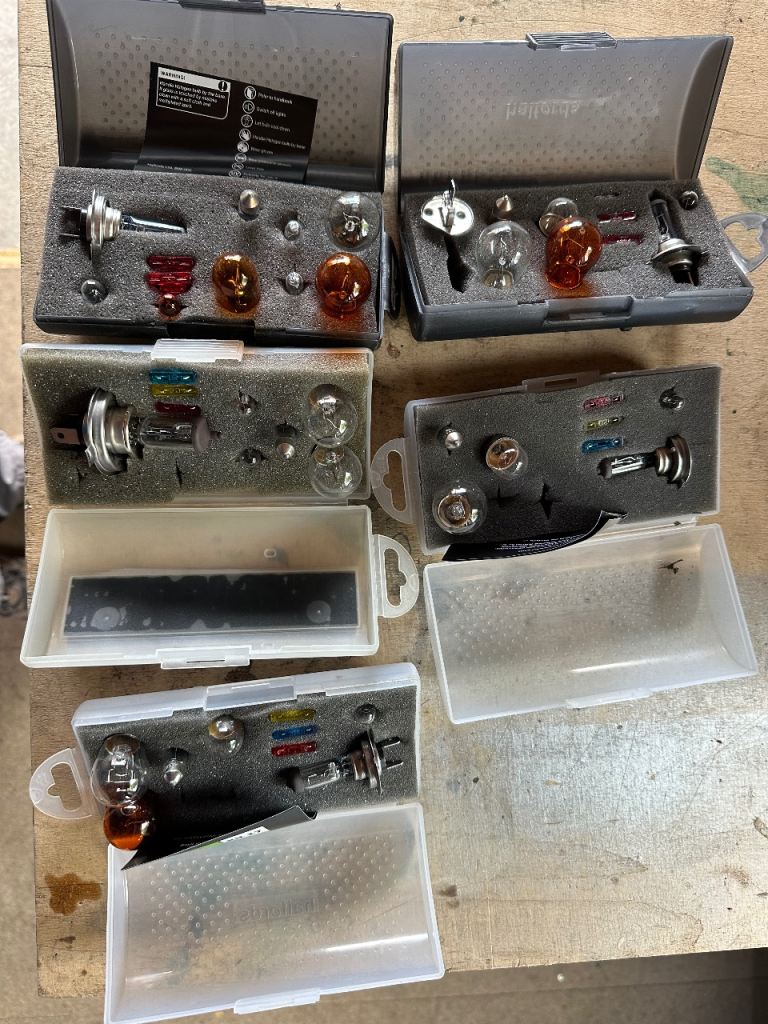 Assorted spare auto bulb kits